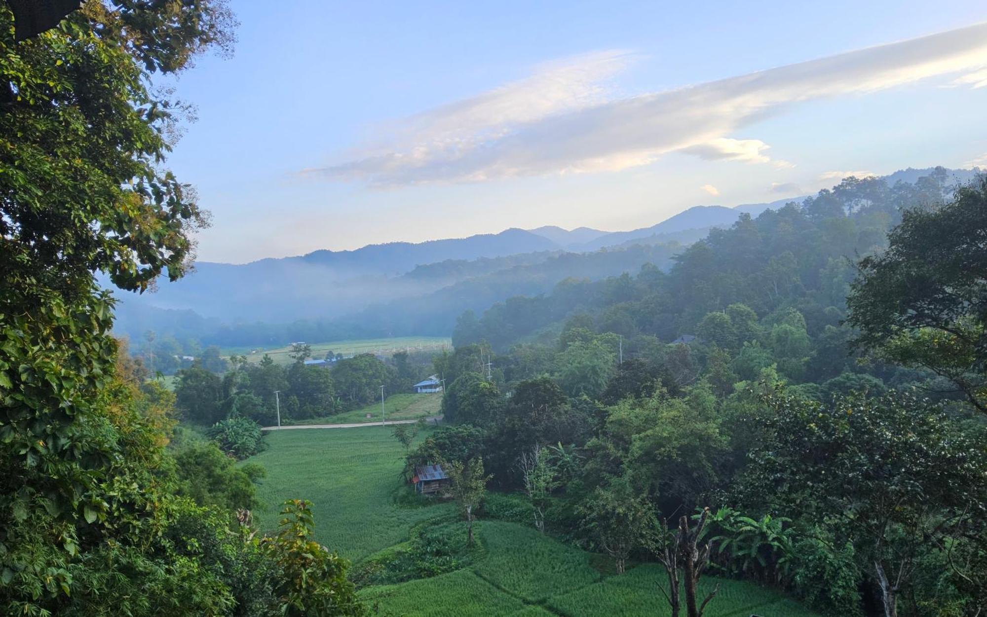 Balmy Hideout Cafe & Homestay Ban Huai Kaeo Bagian luar foto