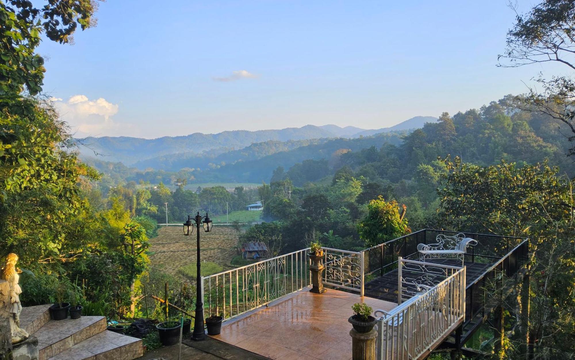 Balmy Hideout Cafe & Homestay Ban Huai Kaeo Bagian luar foto